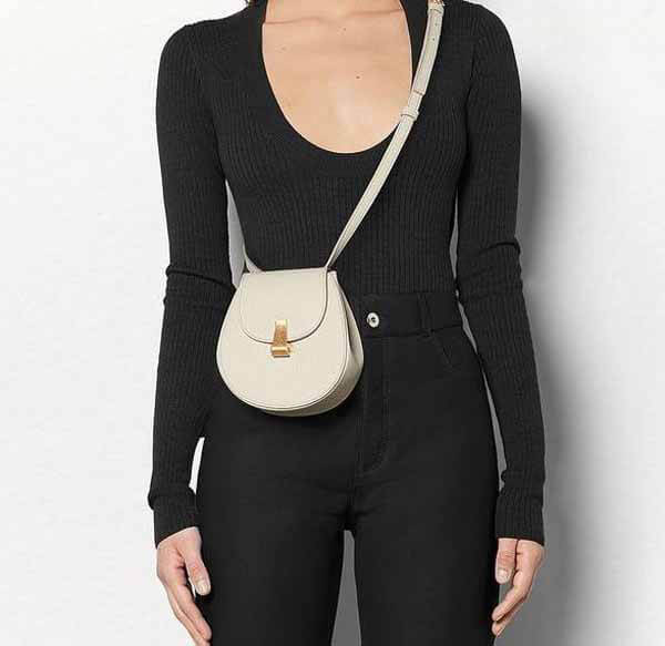 人気!【ボッテガヴェネタ】2Way レザー ラウンド ベルトバッグ偽物 576643VMAO28633